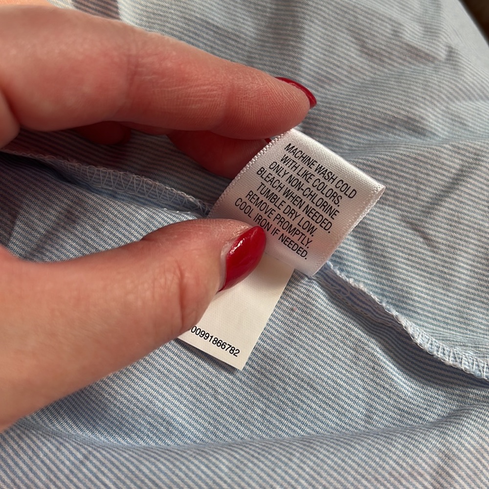 APT 9 button up - Picture 6 of 6